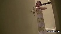 hd брат застукал сводную сестру в ванной и соблазнил трахнуть ее в задницу video