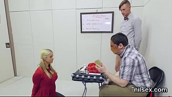 hd резвую нимфоманку привезли в дурдом с анальной дырой для раскованной терапии video