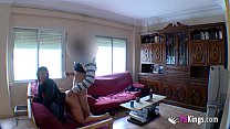 hd возбужденная испанская девушка сосет у друга брата video