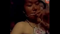 hd クメールの女の子は私がアップロードする以下のより多くの賞賛が必要です video