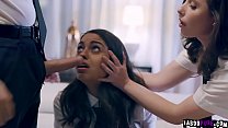 hd девственница из колледжа кейси калверт приглашенная ее одноклассницей веной блэк склонила к сексу со сводным братом video
