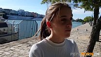 hd 罪のないアニタは2人の若い男と彼女の最初の3pを持ちたいと思っています video