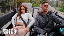 hd шикарная красотка джинебра беллуччи трахается в машине с томми кабрио mofos video