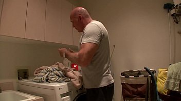 hd horny stepdad smasehes s pussy video