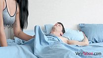 hd мачеха умоляет падчерицу трахнуть с девственный пасынок кармен сантана video