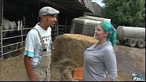 hd девушка с большими сиськами хотела покататься на лошади и наконец села на член video