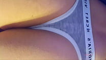 hd 私の友人の18歳の妹と一緒のファジェはまだ私に彼女を性交させませんが彼女は良い摩擦を与える方法を知っています video