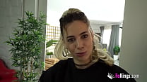 hd лола дразнит и трахает молодого новичка на его первом кастинге video