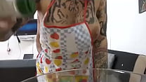 hd 巨乳の赤毛のイエマンジャはおいしい朝食を食べるのが大好きです video