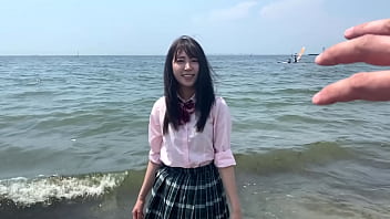 hd httpsbitly3c96zhp　ハメ撮り　海でデートした後ラブホでハメ撮りセックスおじさんと濃厚なキスフェラチオのテクニックがエロい手マンされてめちゃくちゃ気持ちよさそう正常位で感じまくり video