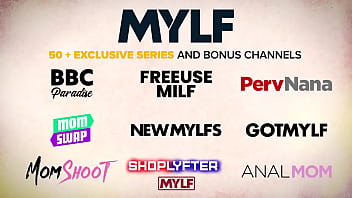 hd freeuse milf грудастая деловая милфа трахается с официантом на столе в бесплатном ресторане video