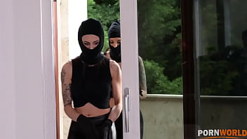 hd lesbo jewelry thieves billie star and jennifer mendez choose dp over jail gp2245 video