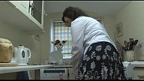 hd привлекательная зрелая английская крошка раздевается и позирует video