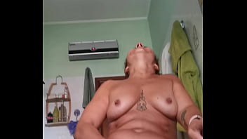 hd mami i masturbate my clit and then give a hot blowjob that fills my mouth with cum video