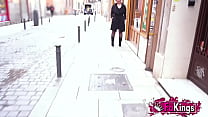 hd блондинкалюбительница охотится за хорошо подтянутым новичком на улицах мадрида video