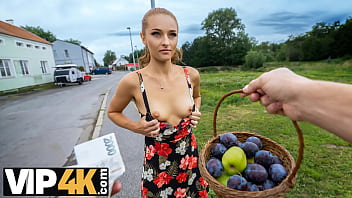 hd vip4k красная шапочка любит показывать свою киску в машине своего парня video
