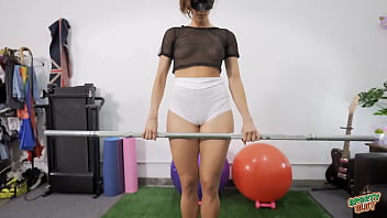hd 素晴らしい体あの脚あのお尻あの平らなお腹を見てください彼女はトレーニングをしているんですねあの張りのある天然のおっぱい video