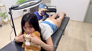 hd cute girl seduce her tattoo artist while horny video