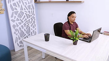 hd my secretary is so good that she greets my investors with sex video