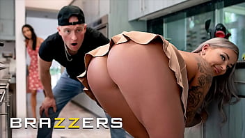 hd brazzers шлюховатый шефповар хейли дэвис трахается с мужем своей лучшей подруги и портит их юбилейный ужин video